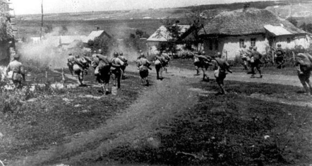 Части Степного фронта в бою на подступах к городу Белгороду,  август 1943г.